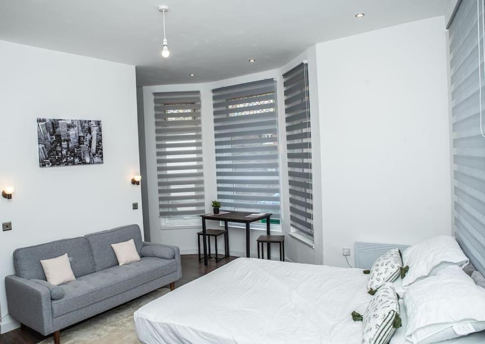 Aylesbury Apartment 1 With Free Parking Екстер'єр фото