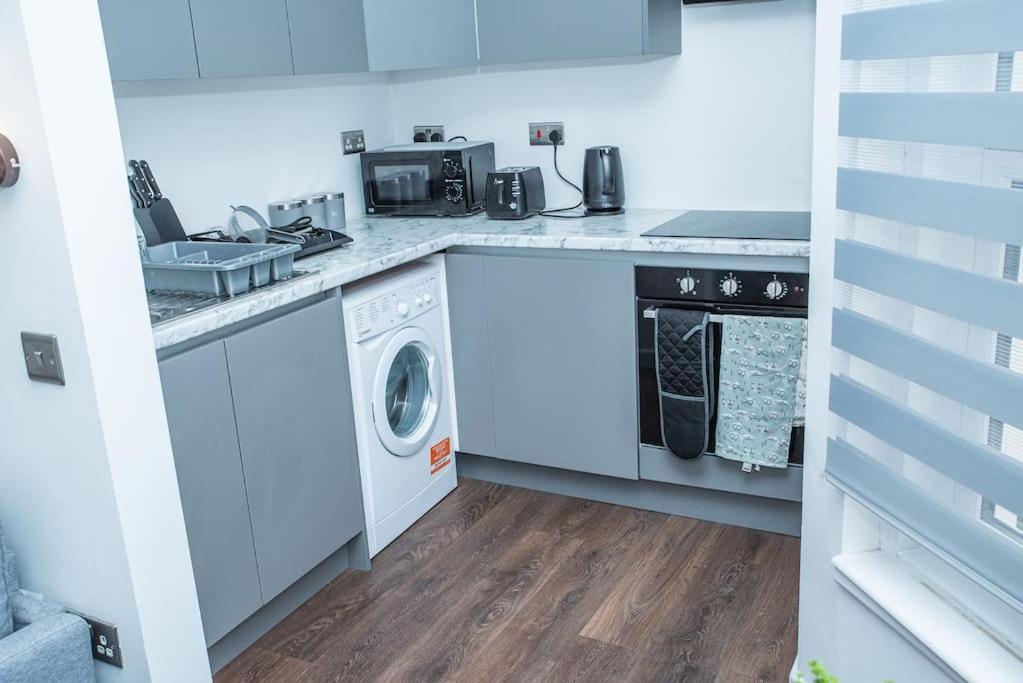 Aylesbury Apartment 1 With Free Parking Екстер'єр фото