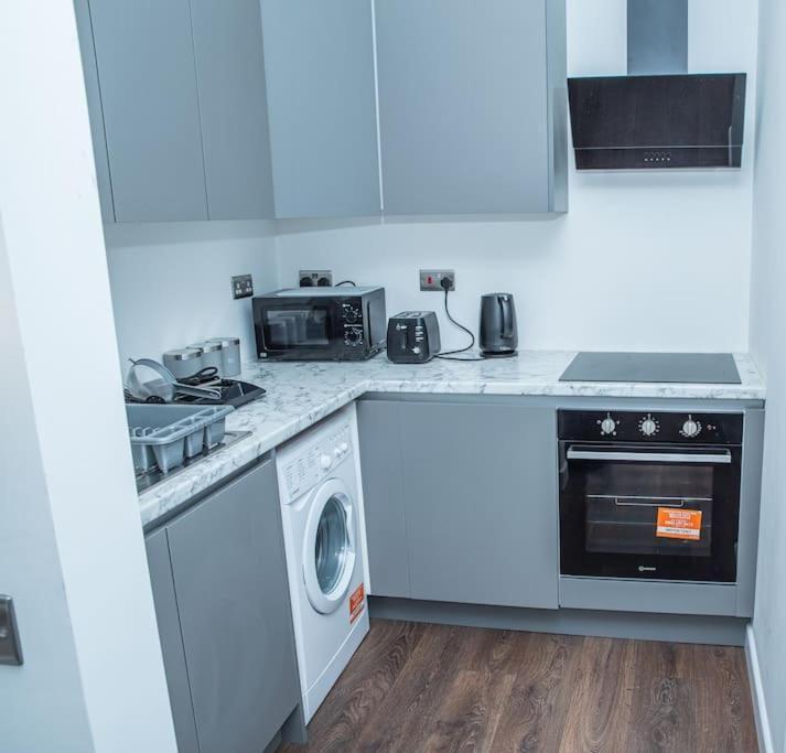 Aylesbury Apartment 1 With Free Parking Екстер'єр фото